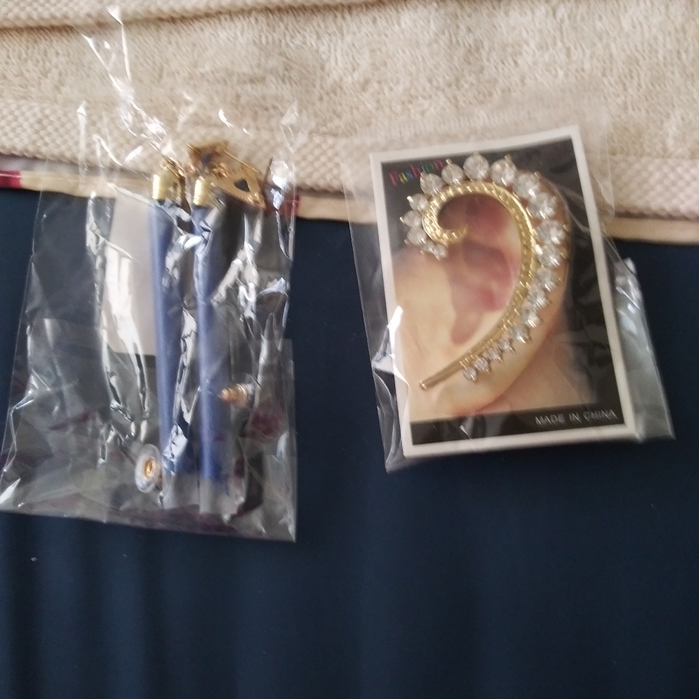 Woman's jewelry